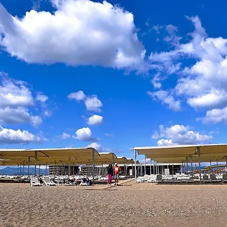 Sunmelia & מלון מנבגט